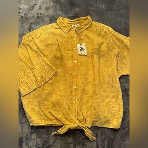 NWT Easel Gauze Mustard Button-Up Blouse